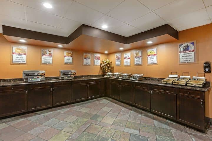 Breakfast area